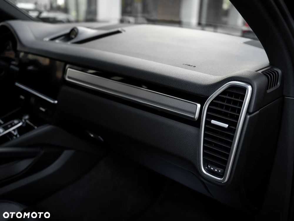 Porsche Cayenne Platinum Edition - 26