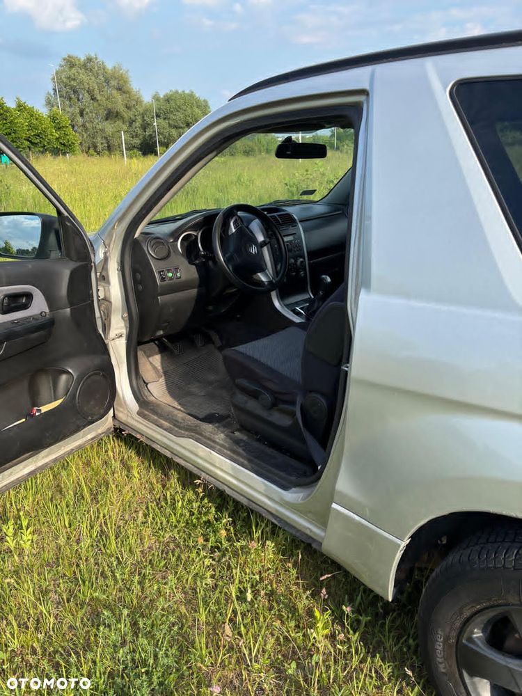 Suzuki Grand Vitara 1.6 - 10