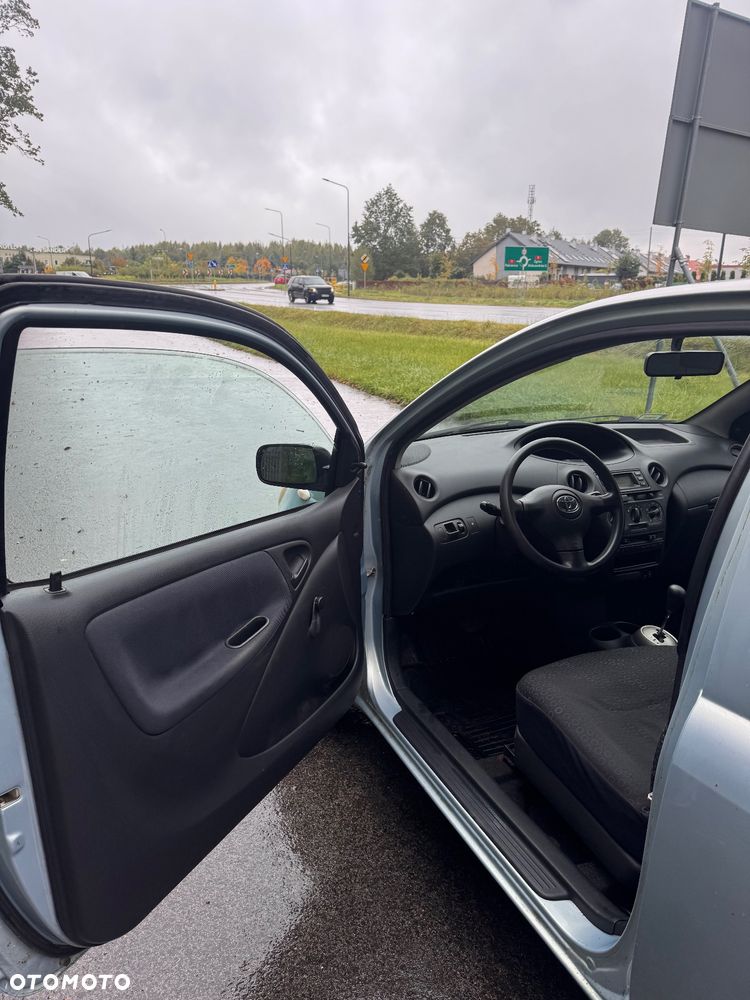 Toyota Yaris 1.0 Terra MM - 19