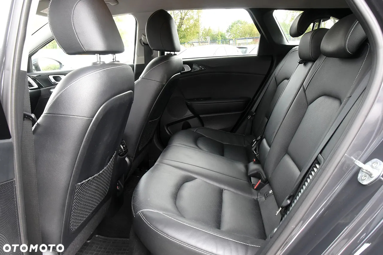 Kia Ceed SW 1.6 GDI DCT OPF Plug-in-Hybrid Platinum Edition - 9