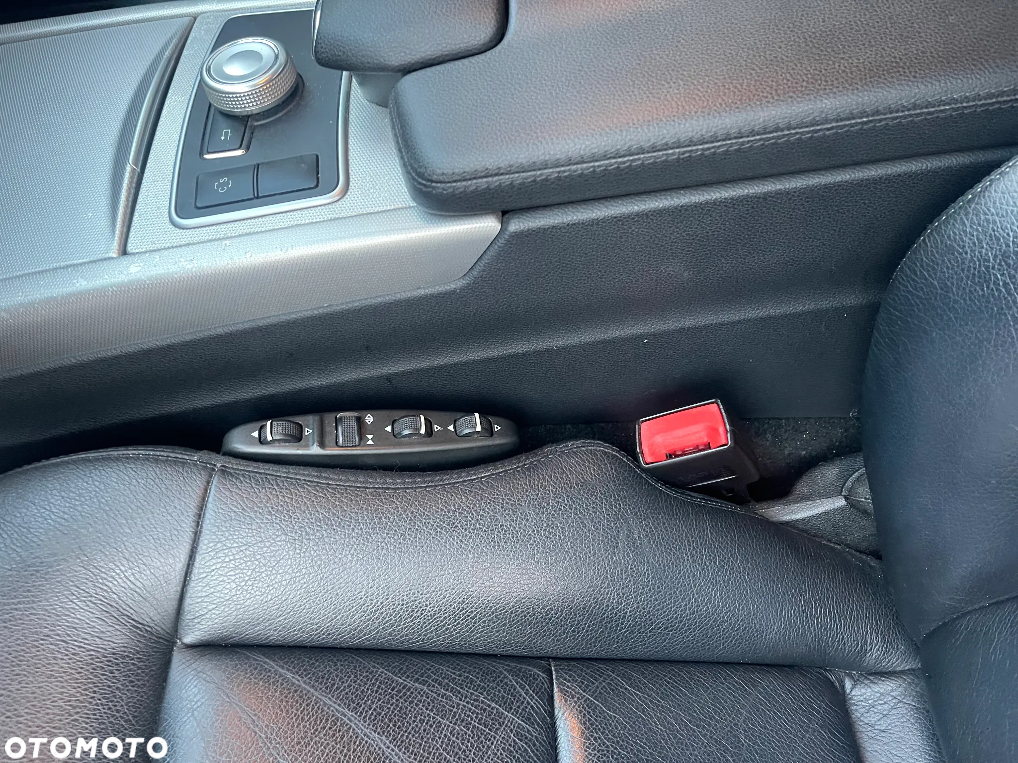 Mercedes-Benz Klasa E 300 T CDI DPF BlueEFFICIENCY 7G-TRONIC Avantgarde - 17