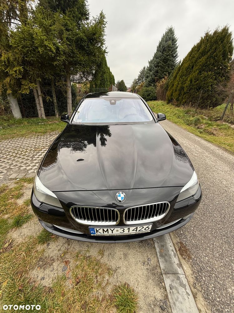 BMW Seria 5 525d xDrive - 10