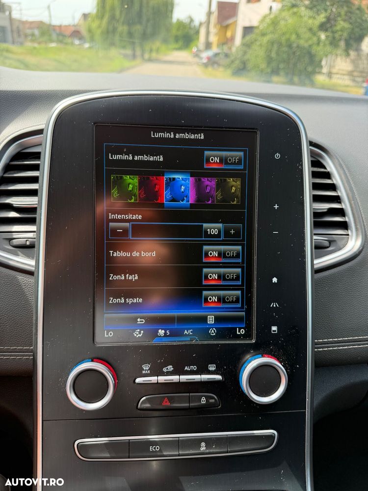 Renault Grand Scenic - 25