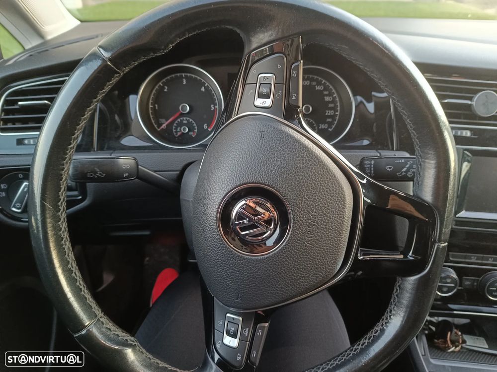 VW Golf 1.6 TDi Highline - 6