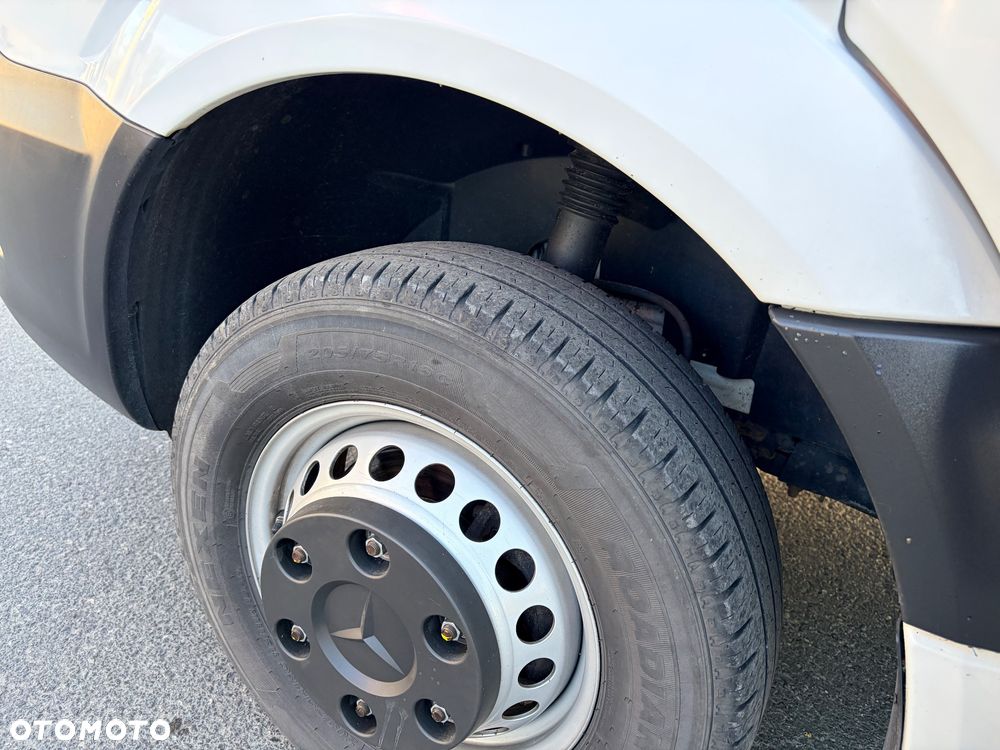 Mercedes-Benz 513 - 33