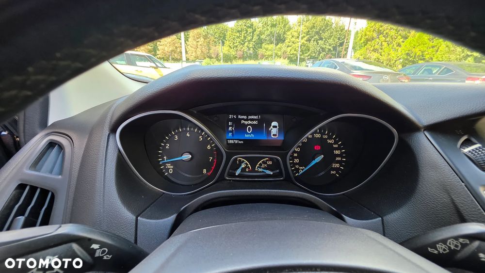 Ford Focus 1.0 EcoBoost Titanium - 11