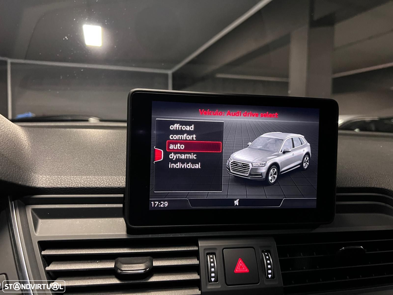 Audi Q5 2.0 TDi Business Line - 11