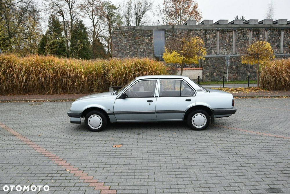 Opel Ascona 1.6 L - 3