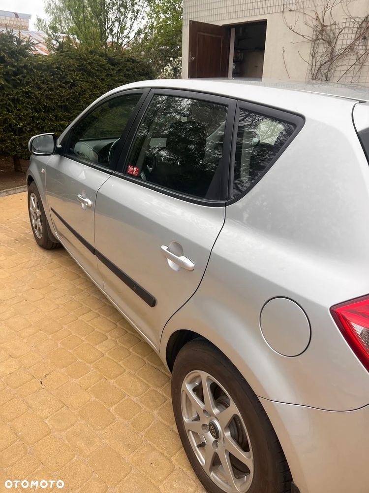 Kia Ceed 1.6 Crdi S Euro2012 - 1