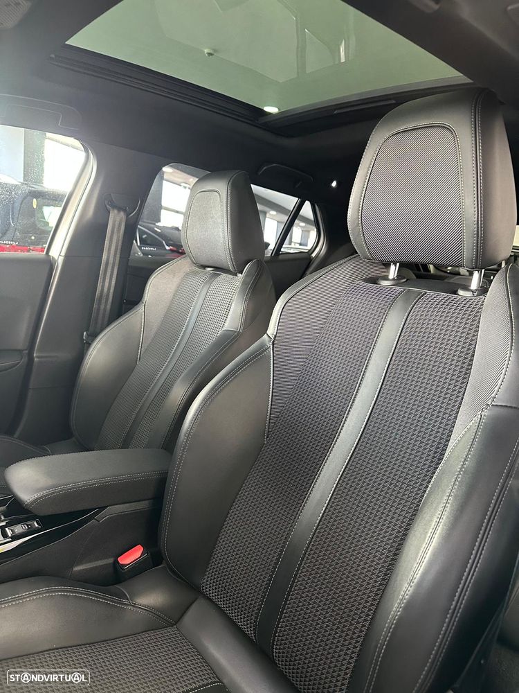 Peugeot e-2008 GT - 10