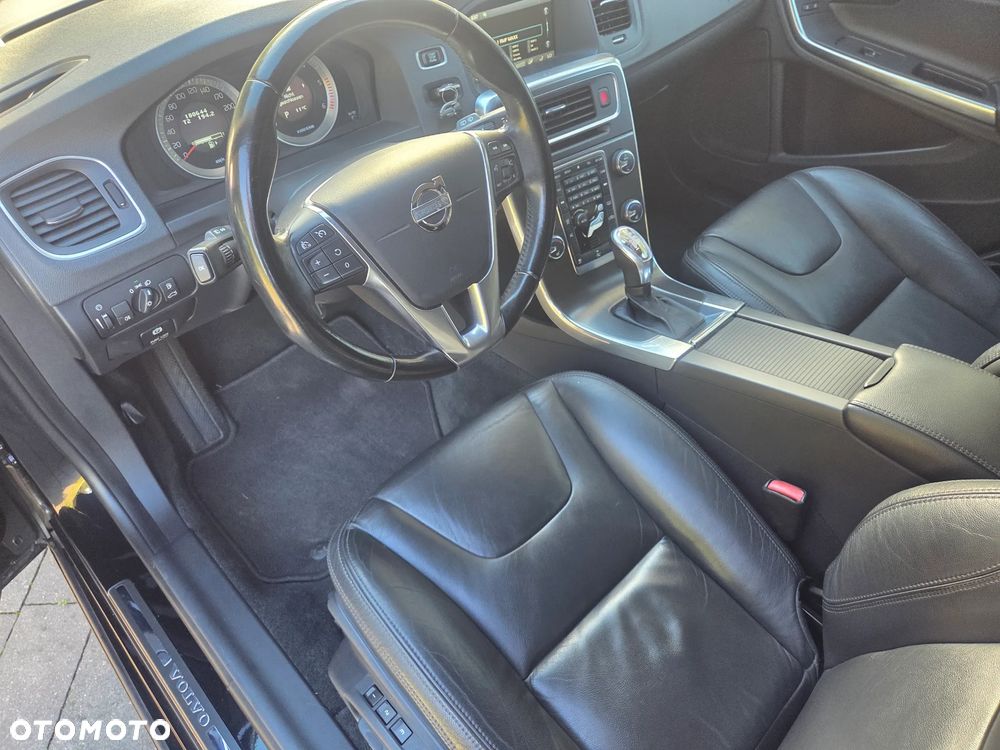 Volvo V60 D4 Geartronic Summum - 13