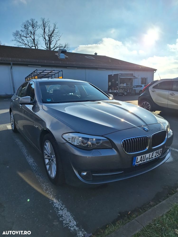 BMW Seria 5 520d Aut. - 29