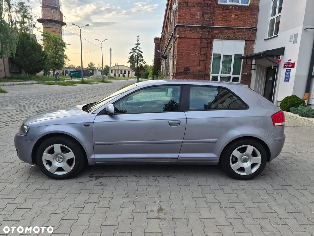 Audi A3 3-drzwiowe 1.6 Ambition - 8