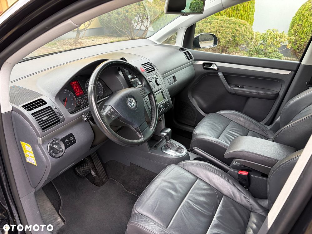 Volkswagen Touran 2.0 FSI Automatik Highline - 20