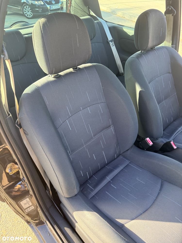 Renault Clio 1.4i RT 16V - 34