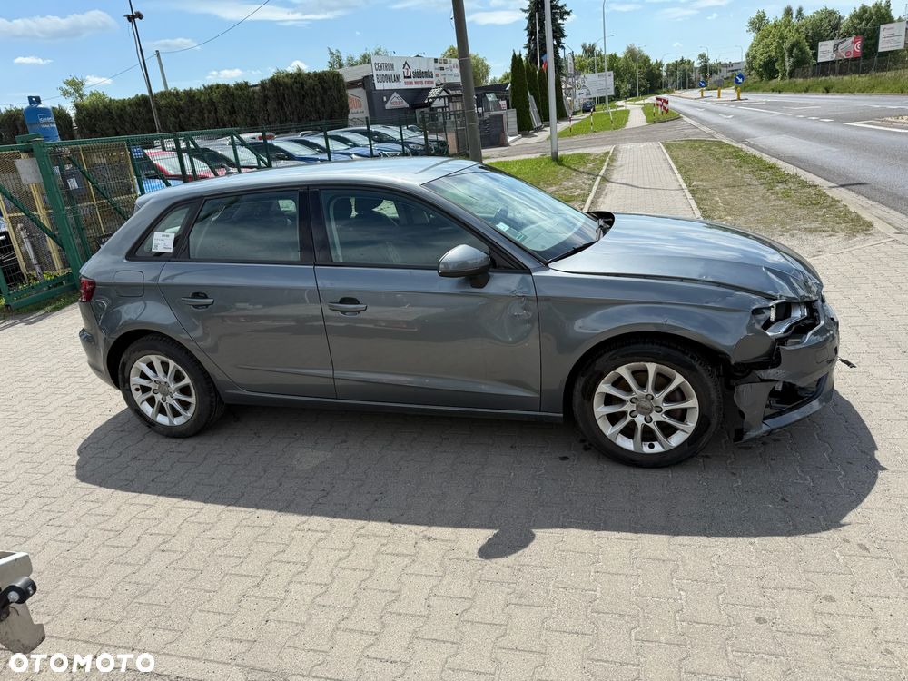 Audi A3 Sportback - 6