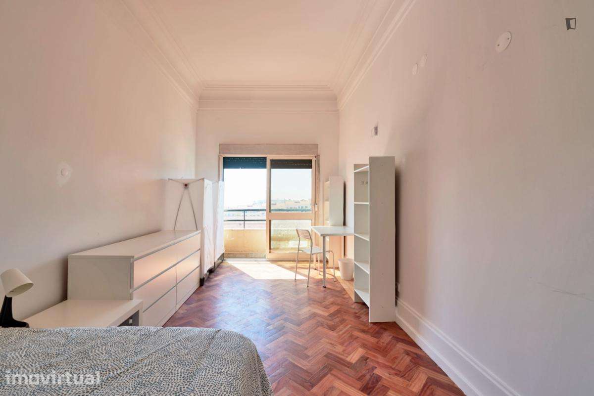 Quarto - localizado em Marquês de Pombal Lisbon - Grande imagem: 4/12