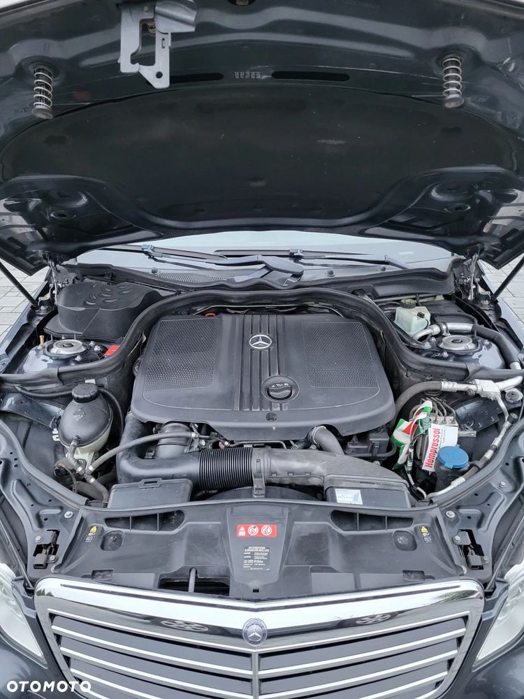Mercedes-Benz Klasa E 200 CDI DPF BlueEFFICIENCY 7G-TRONIC Avantgarde - 23