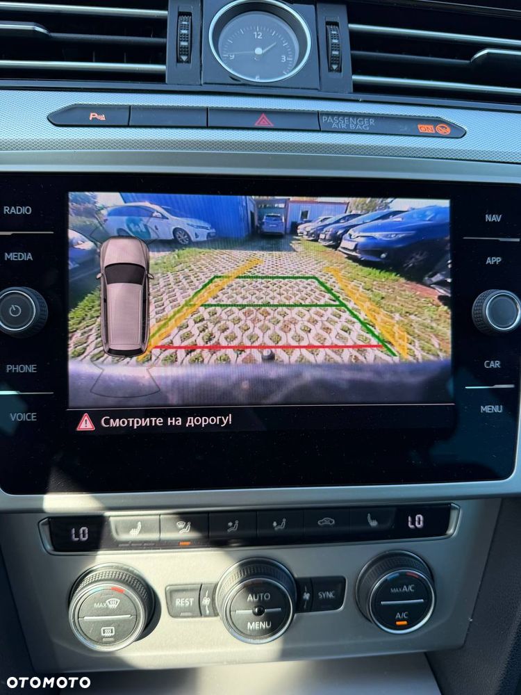 Volkswagen Passat - 17
