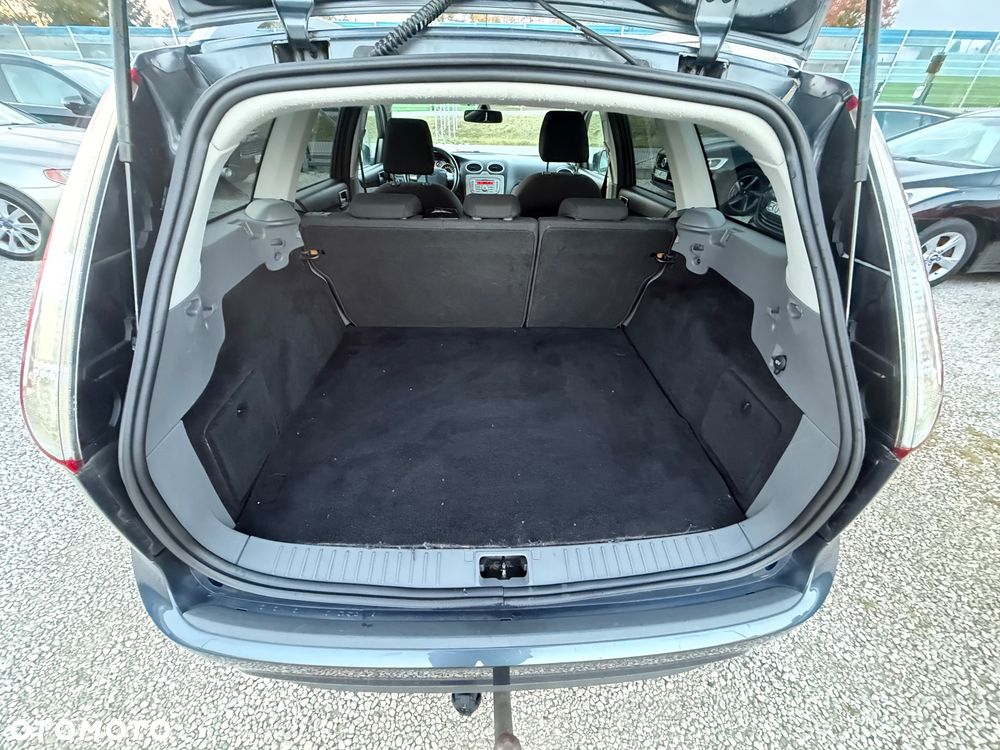Ford Focus 1.6 16V Ambiente - 34