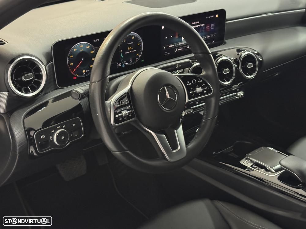 Mercedes-Benz A 180 Limousine d Progressive Aut. - 29