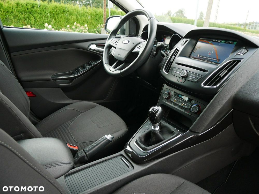 Ford Focus Turnier 1.0 EcoBoost Start-Stopp-System TITANIUM - 6