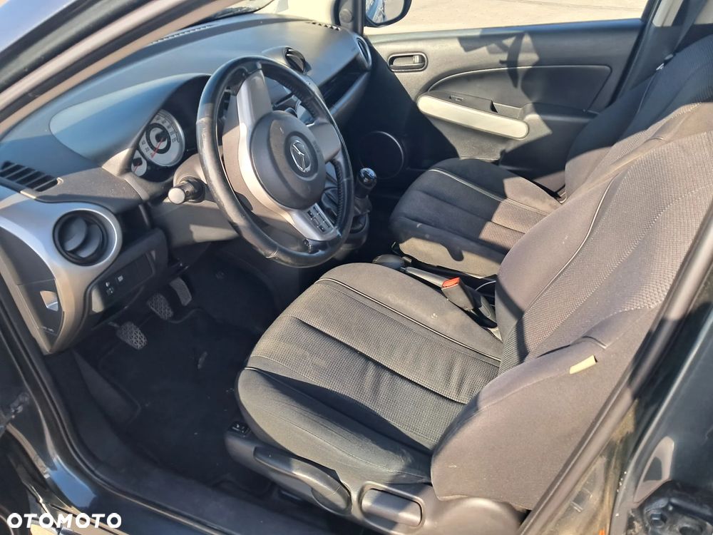 Mazda 2 - 7