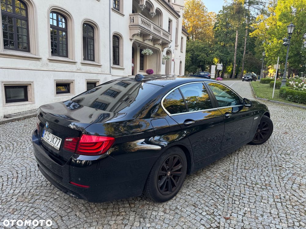 BMW Seria 5 528i - 14