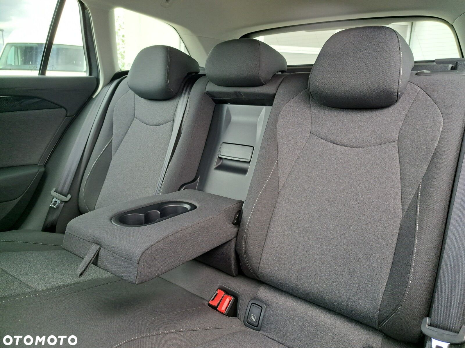 Volkswagen Passat 1.5 TSI ACT mHEV DSG - 35
