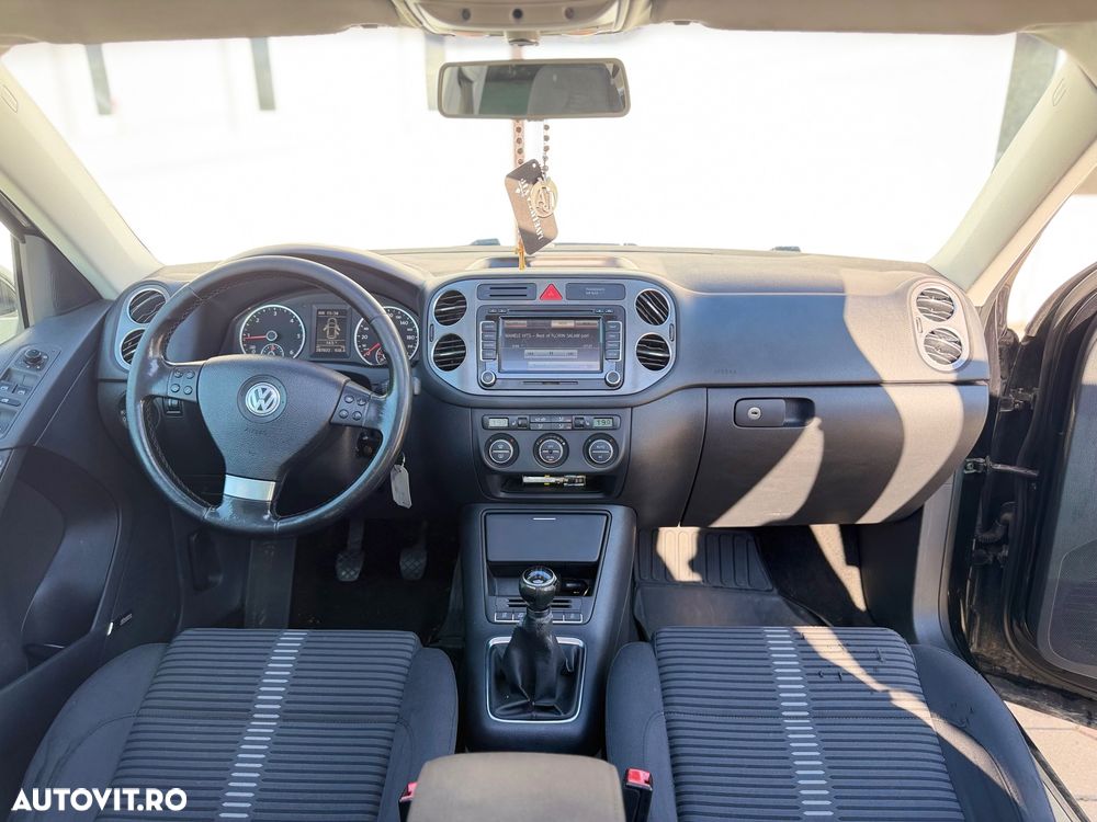 Volkswagen Tiguan - 8