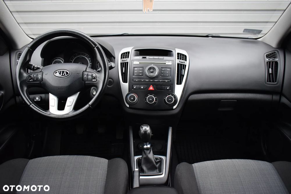Kia Ceed 1.6 Comfort + - 5