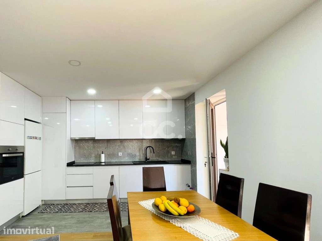 Apartamento T3 Totalmente Remodelado em Matosinhos - A poucos minut... - Grande imagem: 2/24