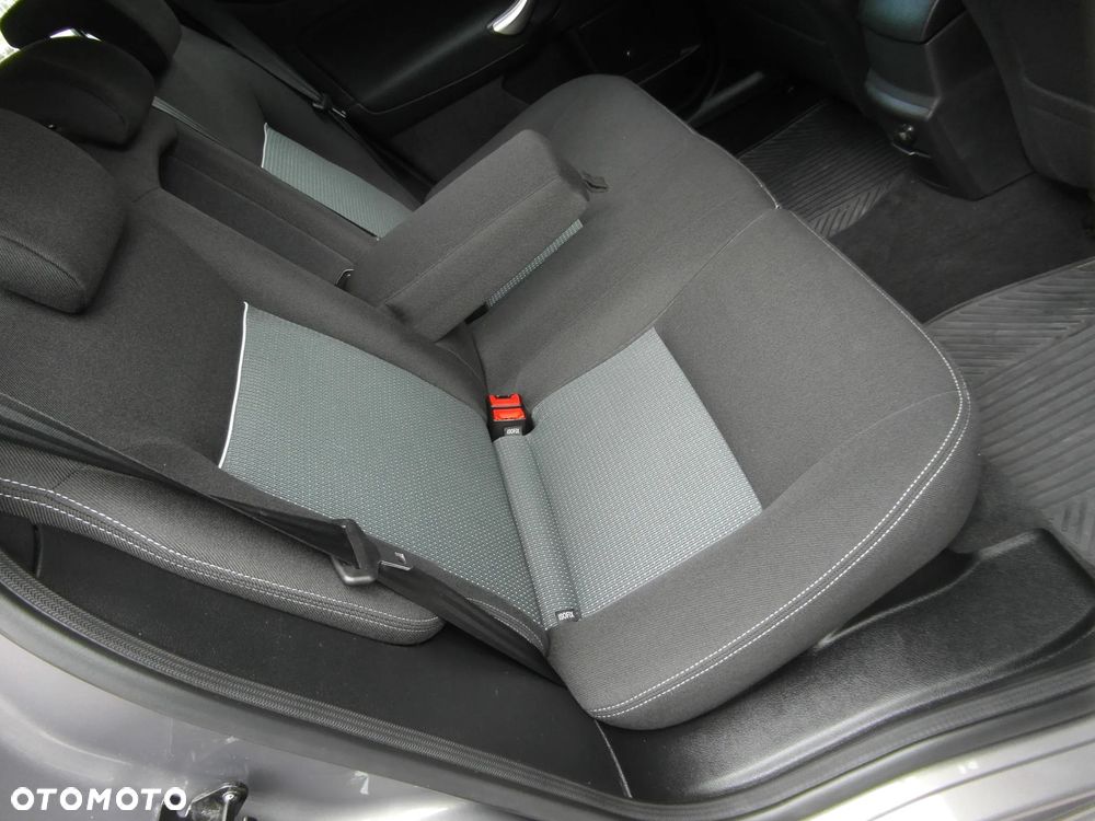 Ford Mondeo 2.0 Trend - 30
