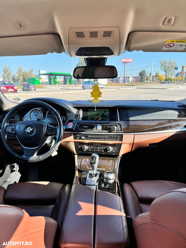 BMW Seria 5 525d xDrive AT - 15