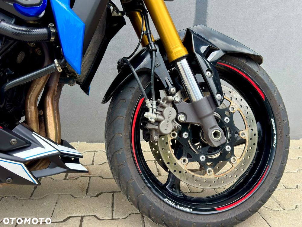 Suzuki GSR - 11
