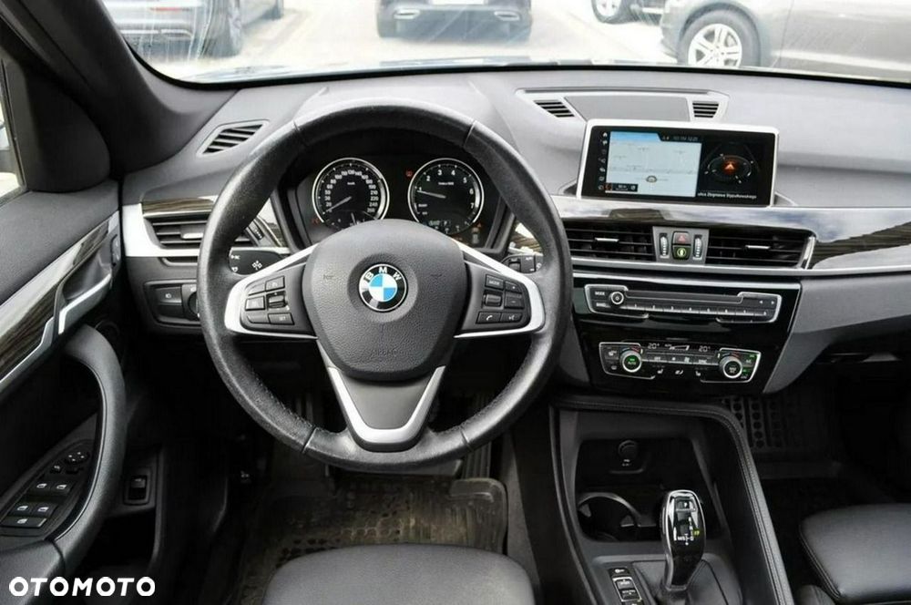 BMW X1 xDrive25i GPF Sport Line sport - 32