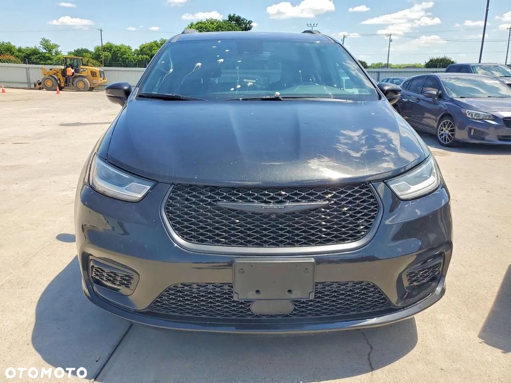 Chrysler Pacifica - 3