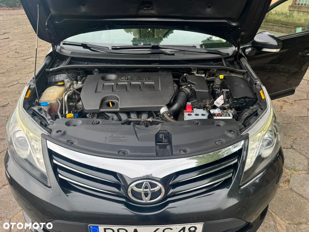 Toyota Avensis 2.0 Premium MS - 12
