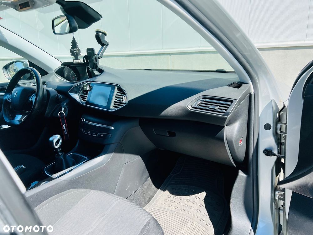 Peugeot 308 e-HDi 115 Stop & Start Access - 28