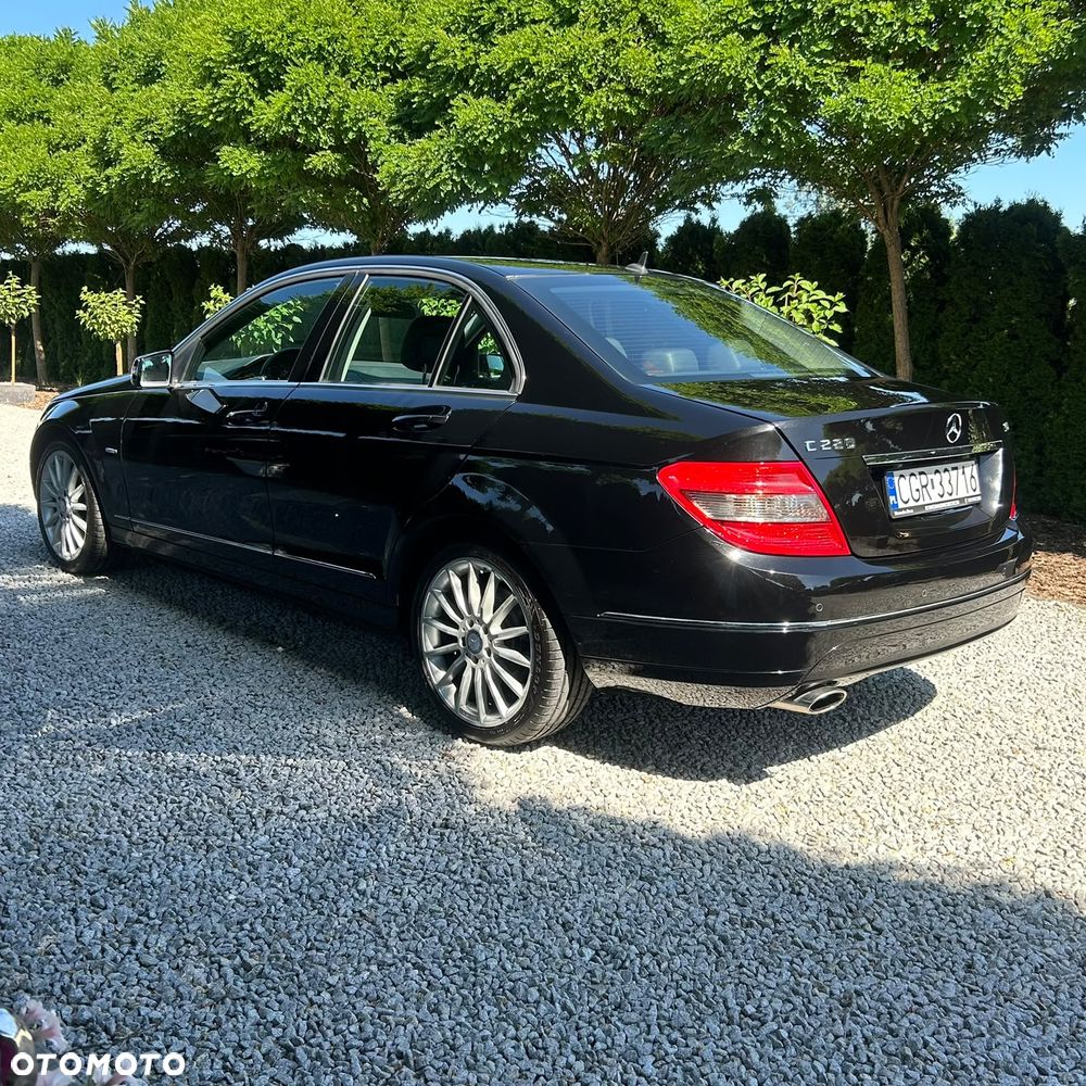 Mercedes-Benz Klasa C 220 CDI DPF Automatik BlueEFFICIENCY Avantgarde - 2