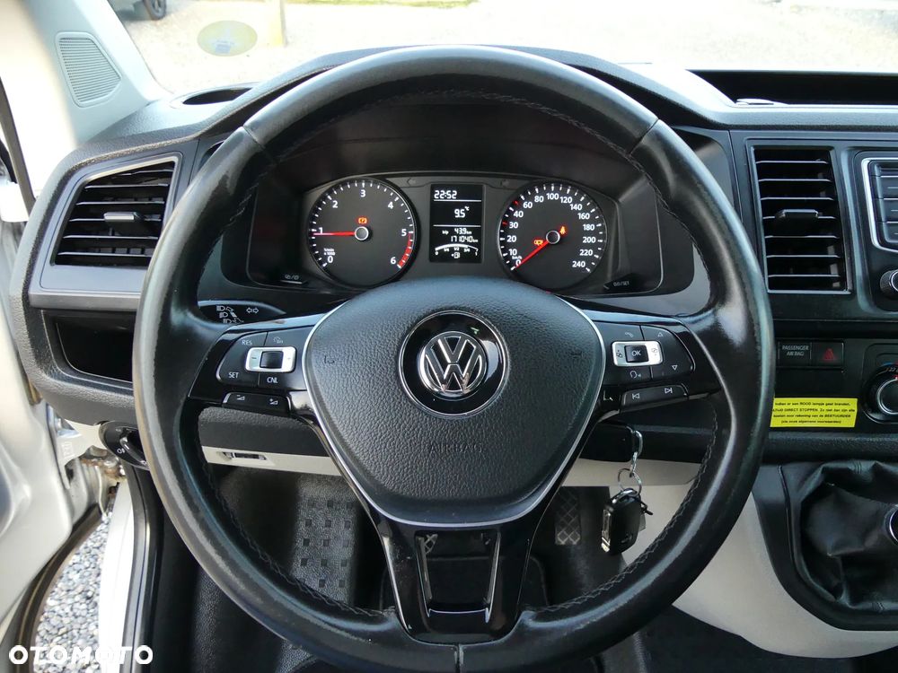 Volkswagen Transporter Caravelle Lang Comfortline - 9