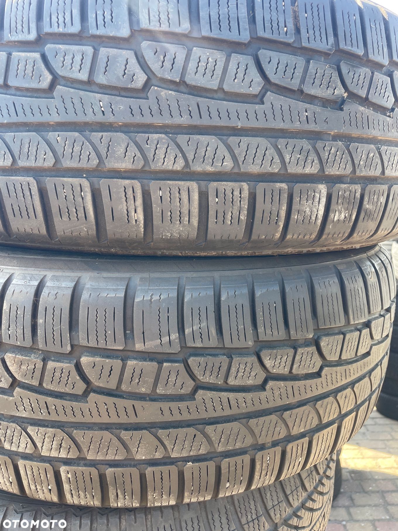 Nokian WR G2 235/65/17 - 1
