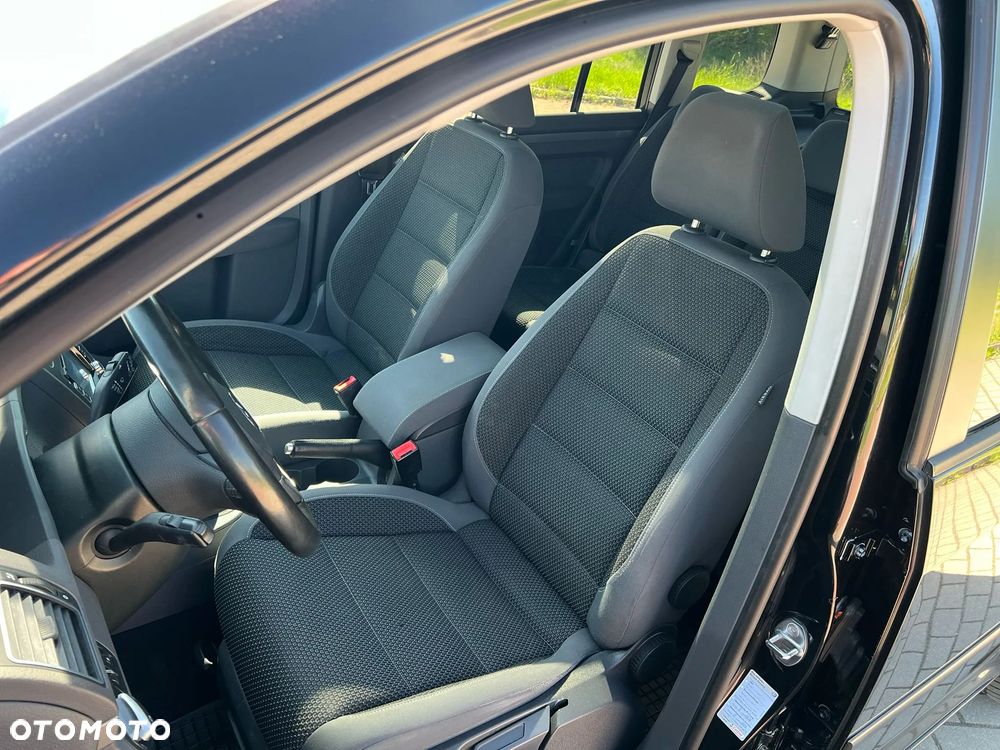 Volkswagen Touran 2.0 TDI DPF STYLE - 11