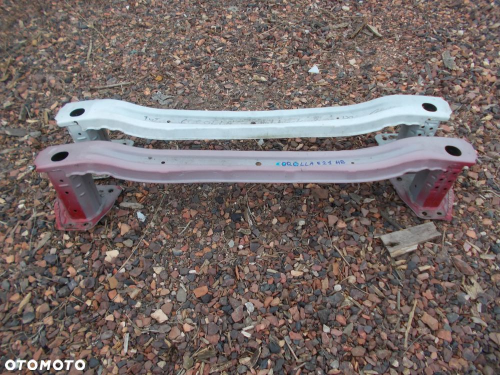 TOYOTA COROLLA E21 HB BELKA TYŁ TYLNA - 1