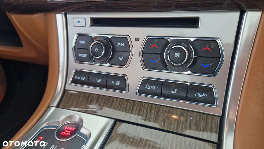 Jaguar XF 3.0 V6 D Premium Luxury - 19