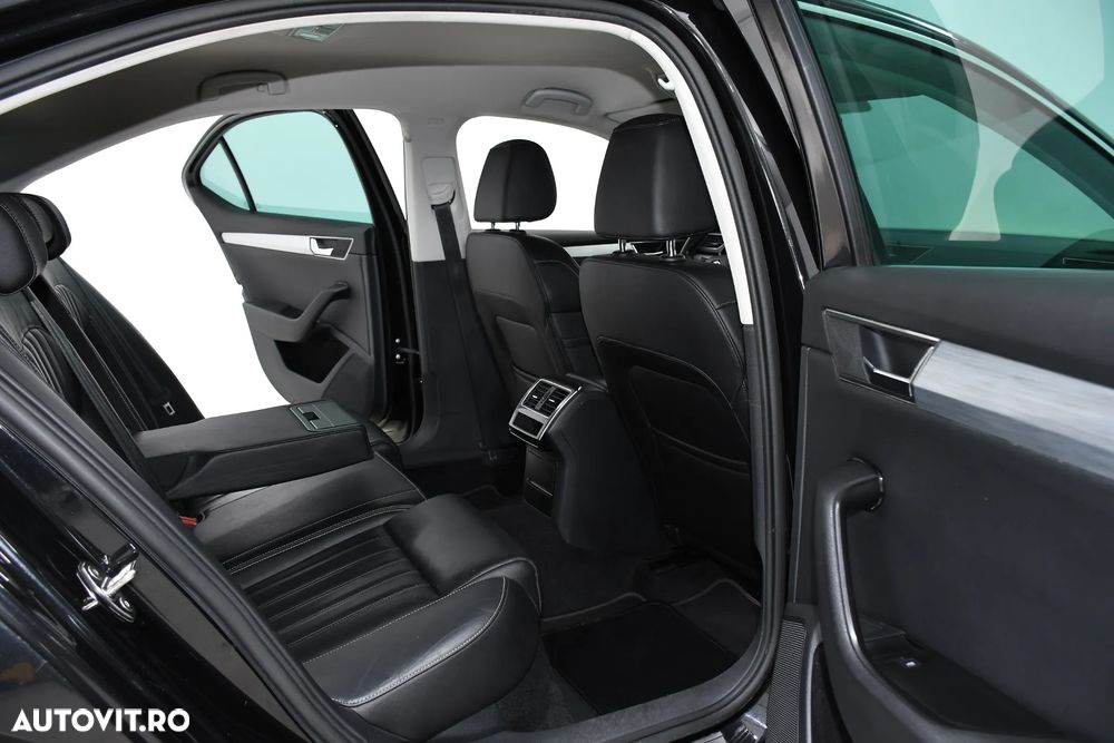Skoda Superb 2.0 TDI DSG Premium Edition - 12