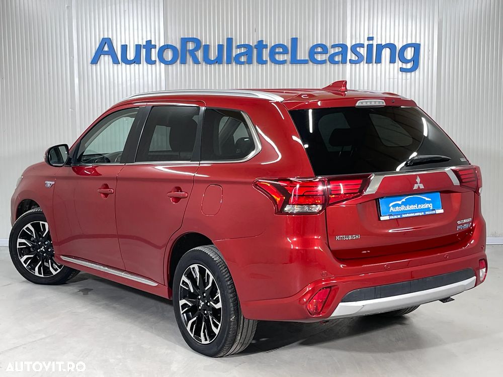 Mitsubishi Outlander 2.0 4WD Plus - 5
