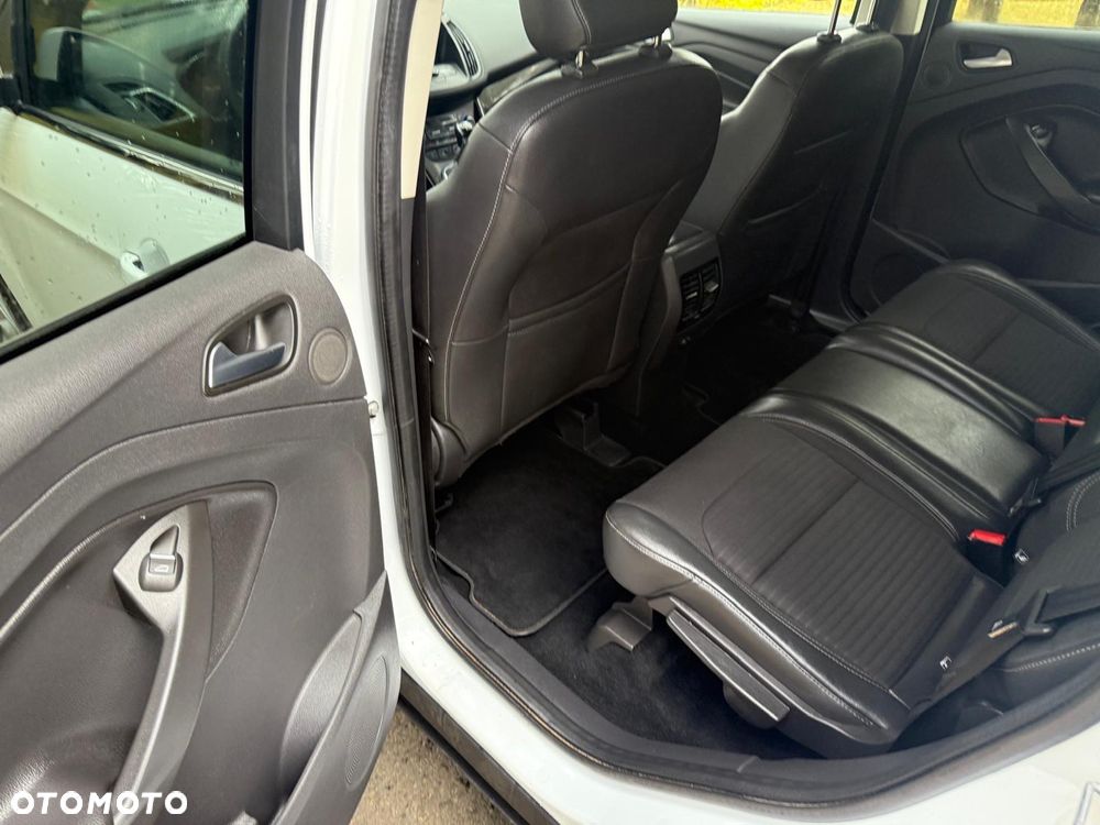 Ford Kuga 2.0 TDCi 2x4 Titanium - 13