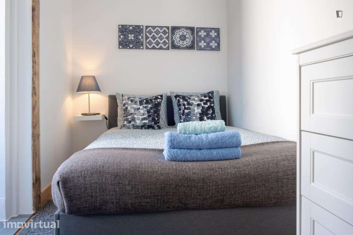 Quarto - localizado em Mafamude Porto - Grande imagem: 2/10