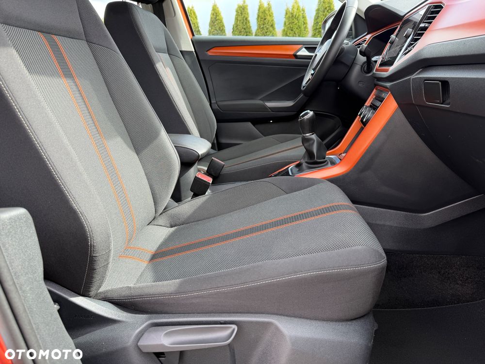 Volkswagen T-Roc - 33